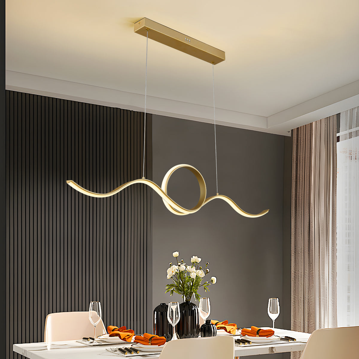 LUS dimbare LED hanglamp met goudkleurige lichtlijn